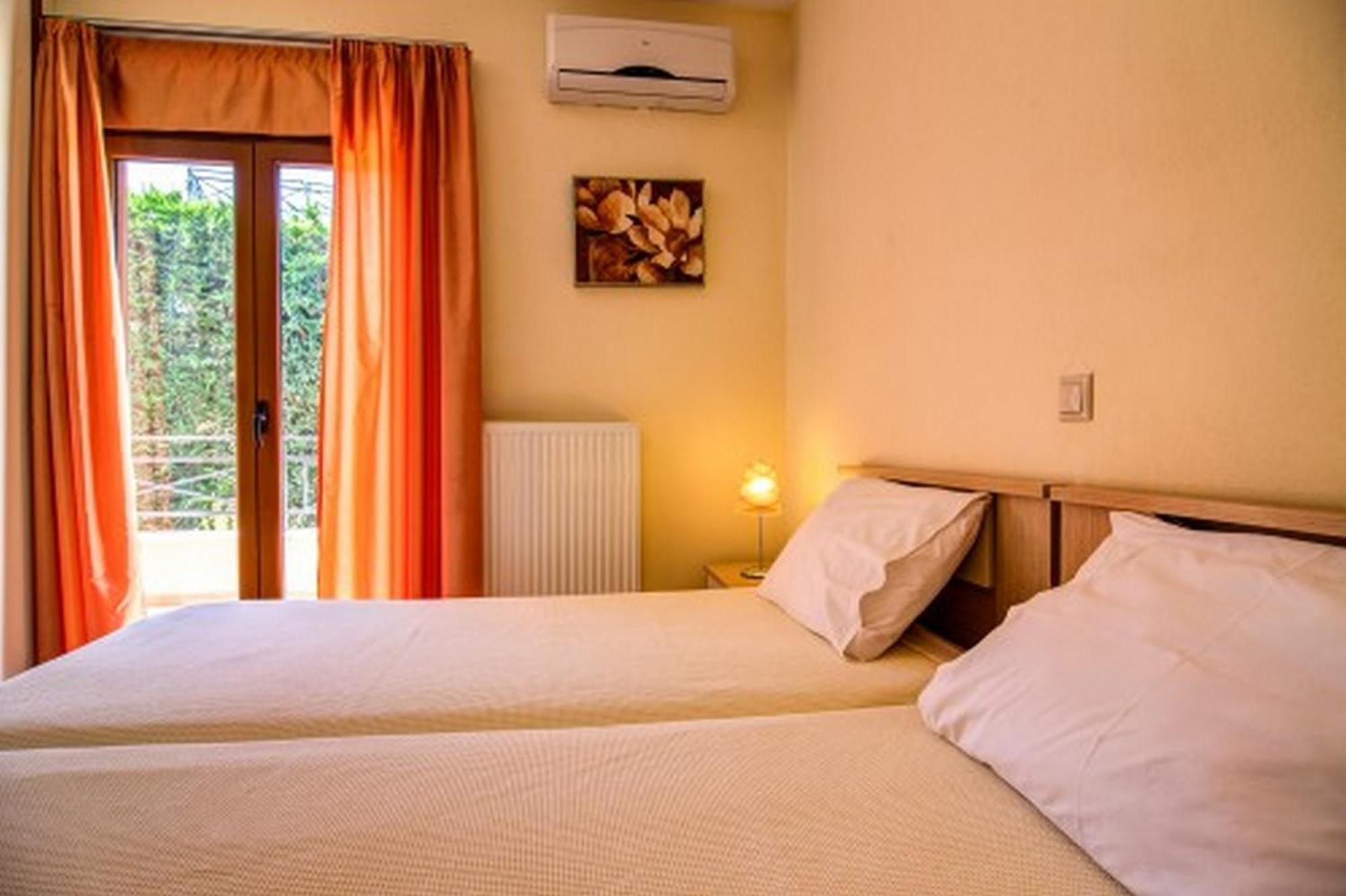 Helidonia Villas Pigi  Ruang foto